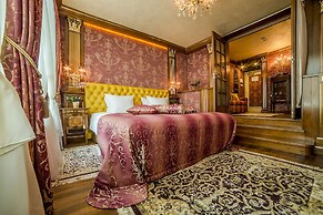 IMPERIAL Hotel & Restaurant