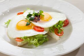 IMPERIAL Hotel & Restaurant