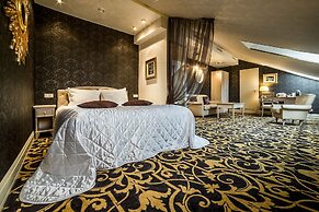 IMPERIAL Hotel & Restaurant