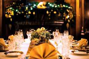 IMPERIAL Hotel & Restaurant