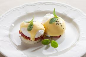 IMPERIAL Hotel & Restaurant