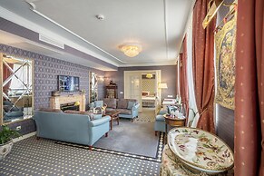 IMPERIAL Hotel & Restaurant