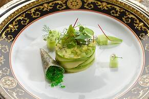 IMPERIAL Hotel & Restaurant