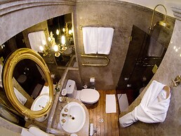 IMPERIAL Hotel & Restaurant