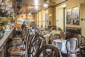 IMPERIAL Hotel & Restaurant