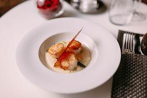 IMPERIAL Hotel & Restaurant