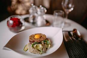 IMPERIAL Hotel & Restaurant