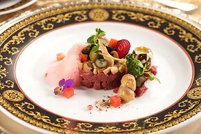 IMPERIAL Hotel & Restaurant