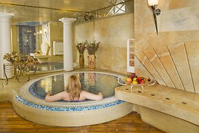 IMPERIAL Hotel & Restaurant