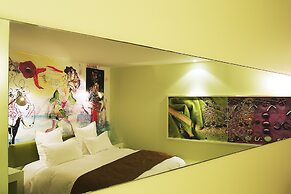 Hôtel du Petit Moulin, Haute Couture hotel by Lacroix