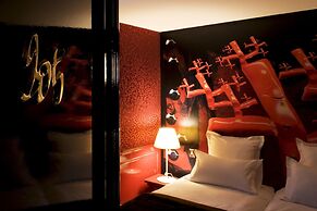 Hôtel du Petit Moulin, Haute Couture hotel by Lacroix