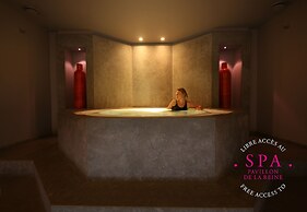 Hôtel du Petit Moulin, Haute Couture hotel by Lacroix