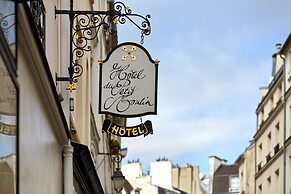 Hôtel du Petit Moulin, Haute Couture hotel by Lacroix