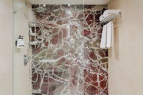 Om Kolthoom Hotel & Tower