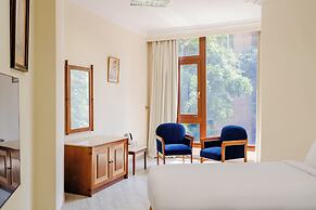 Om Kolthoom Hotel & Tower