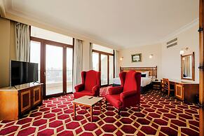 Om Kolthoom Hotel & Tower