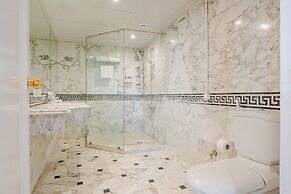 Om Kolthoom Hotel & Tower