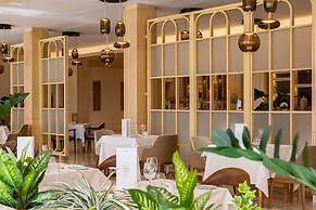 Hipotels Barrosa Palace & SPA