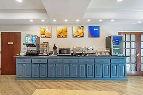 Comfort Suites East Brunswick - South River