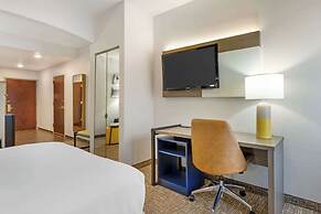 Comfort Suites East Brunswick - South River