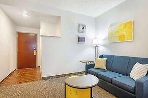 Comfort Suites East Brunswick - South River