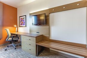Holiday Inn Express Hotel & Suites Rockford-Loves Park by IHG