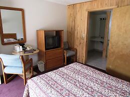 Traveler's Lodge
