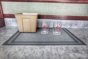 Best Budget Inn and Suites