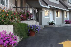 Best Budget Inn and Suites