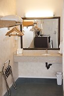 Best Budget Inn and Suites