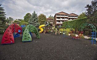 Lodges At Cresthaven