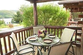 Lodges At Cresthaven