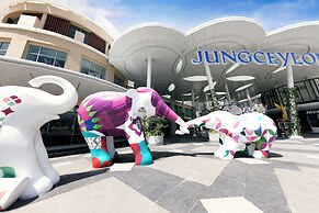 M Social Hotel Phuket