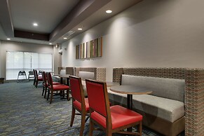 Holiday Inn Express Hotel & Suites Middleboro Raynham by IHG