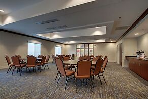 Holiday Inn Express Hotel & Suites Middleboro Raynham by IHG
