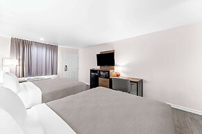 Quality Inn & Suites Port Lavaca near Lighthouse Beach