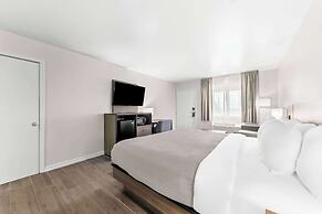 Quality Inn & Suites Port Lavaca near Lighthouse Beach