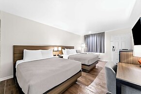 Quality Inn & Suites Port Lavaca near Lighthouse Beach