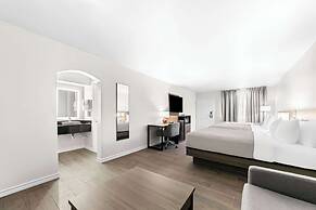 Quality Inn & Suites Port Lavaca near Lighthouse Beach