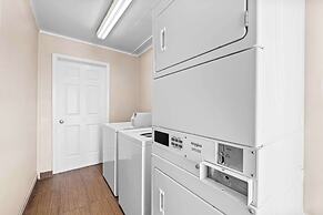 Quality Inn & Suites Port Lavaca near Lighthouse Beach