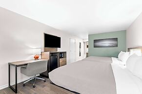 Quality Inn & Suites Port Lavaca near Lighthouse Beach