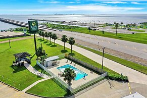 Quality Inn & Suites Port Lavaca near Lighthouse Beach