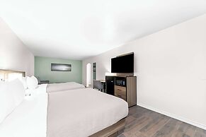 Quality Inn & Suites Port Lavaca near Lighthouse Beach