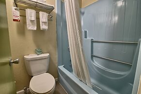 Super 8 by Wyndham Bangor