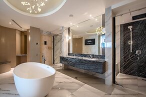 Le Meridien Kota Kinabalu