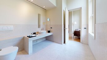 Ajia Hotel - Special Class