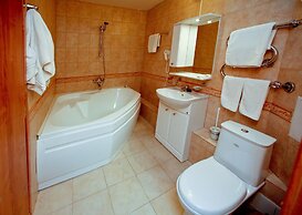Ryan Johnson Hotel