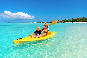 Sheraton Maldives Full Moon Resort & Spa