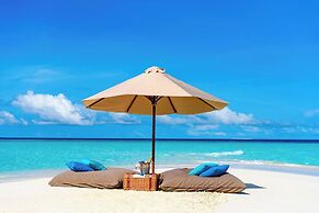 Sheraton Maldives Full Moon Resort & Spa