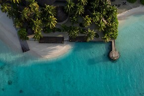 Sheraton Maldives Full Moon Resort & Spa